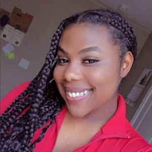 Meet your Posher, Amira